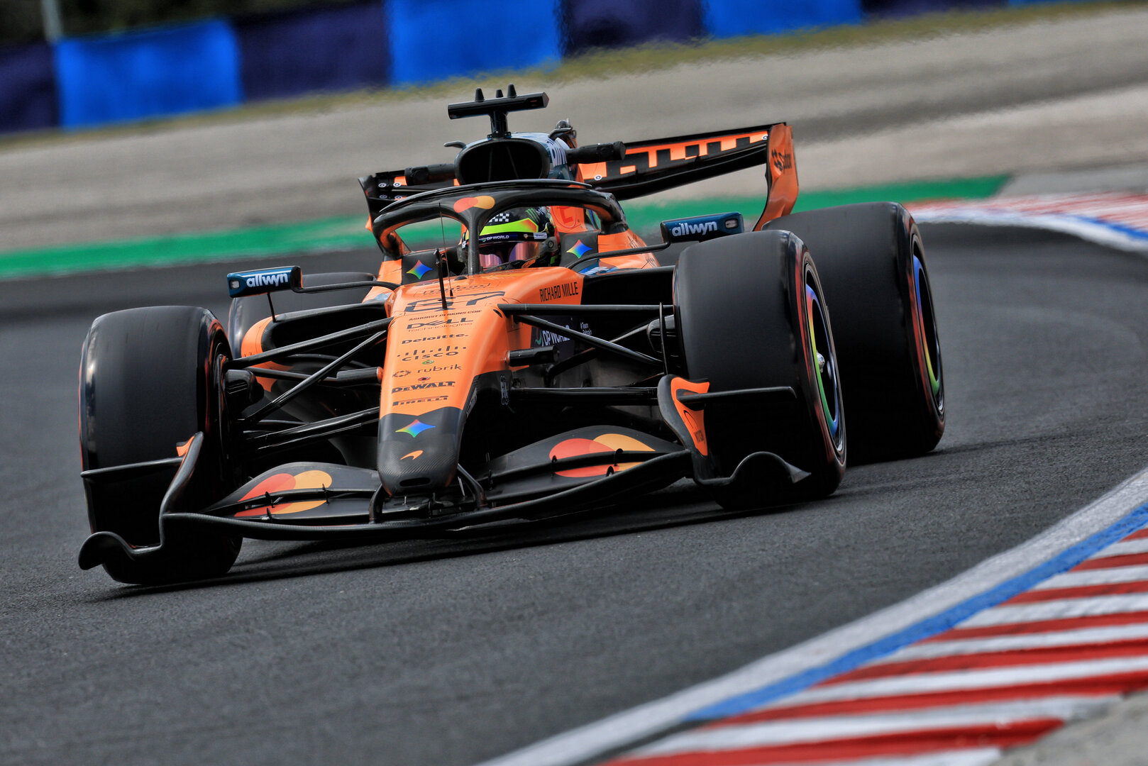 GP UNGHERIA, Leonardo Fornaroli (ITA) McLaren F1 Team MCL40 Reserve Driver.
24.07.2026. Formula 1 World Championship, Rd 11, Hungarian Grand Prix, Budapest, Hungary, Practice Day.
- www.xpbimages.com, EMail: requests@xpbimages.com © Copyright: Moy / XPB Images