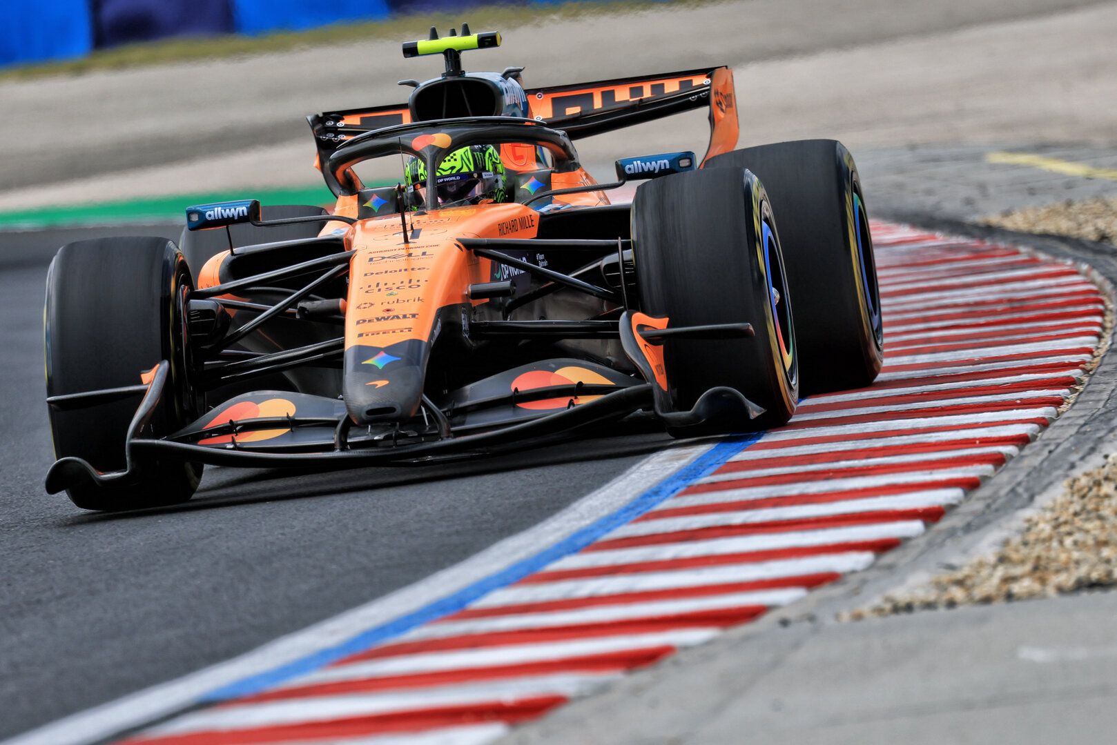 GP UNGHERIA, Lando Norris (GBR) McLaren F1 Team MCL40.
24.07.2026. Formula 1 World Championship, Rd 11, Hungarian Grand Prix, Budapest, Hungary, Practice Day.
- www.xpbimages.com, EMail: requests@xpbimages.com © Copyright: Moy / XPB Images
