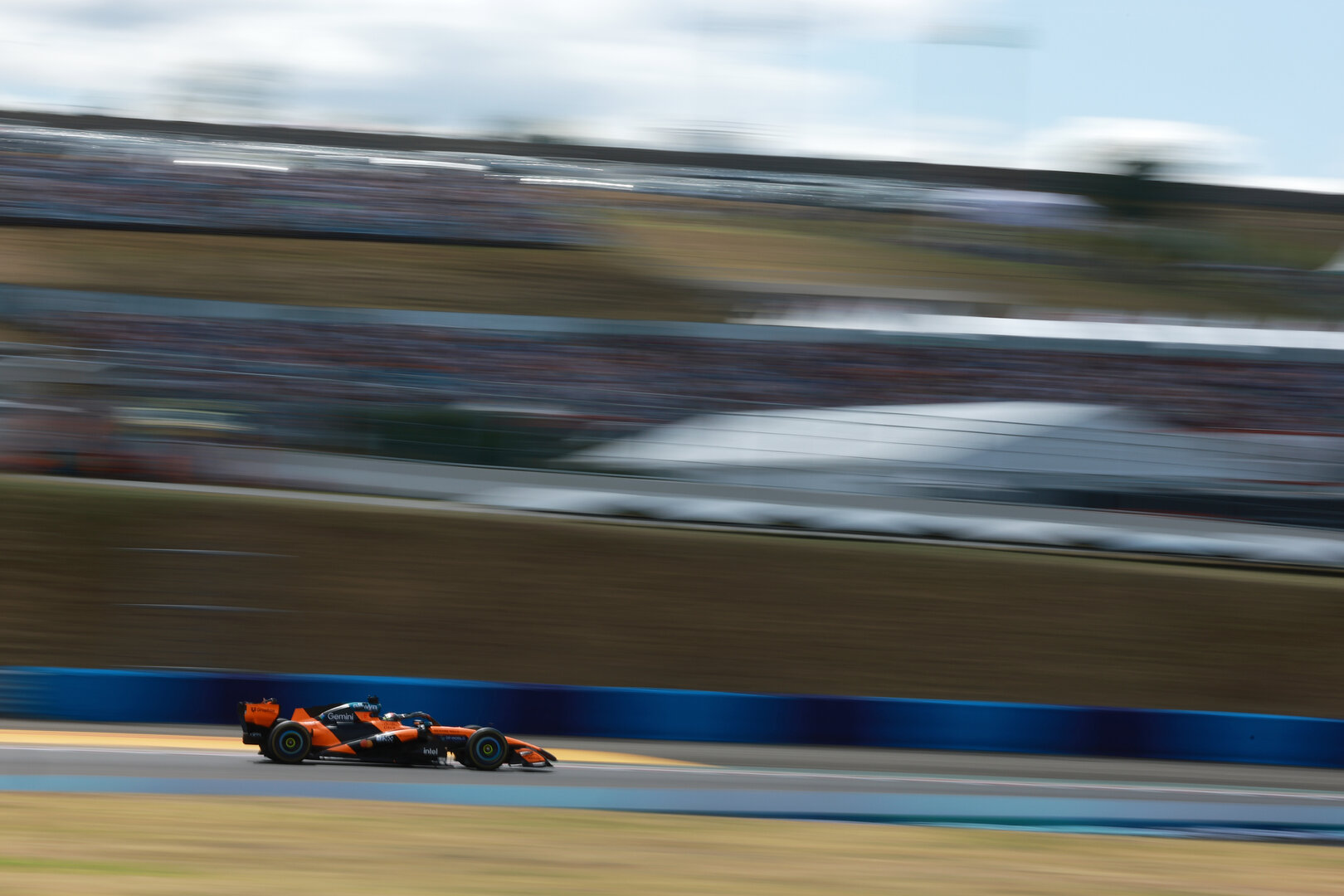 GP UNGHERIA, Leonardo Fornaroli (ITA) McLaren F1 Team MCL40 Reserve Driver.
24.07.2026. Formula 1 World Championship, Rd 11, Hungarian Grand Prix, Budapest, Hungary, Practice Day.
- www.xpbimages.com, EMail: requests@xpbimages.com © Copyright: Charniaux / XPB Images