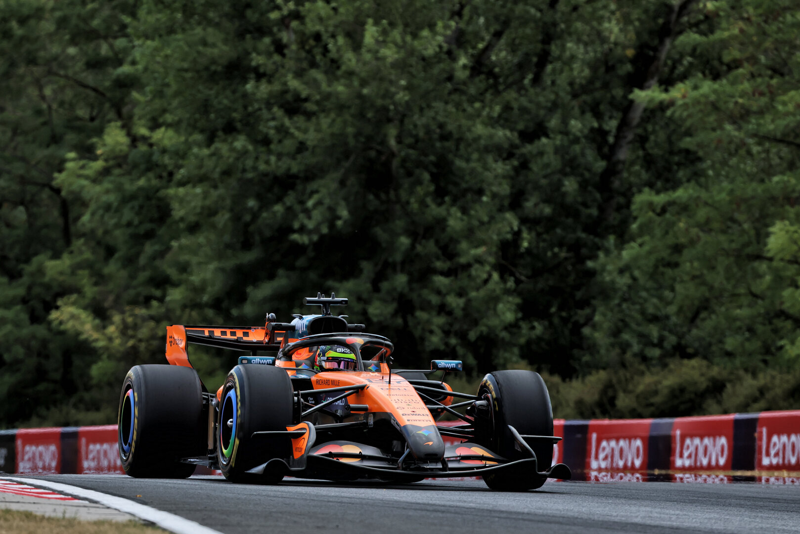 GP UNGHERIA, Leonardo Fornaroli (ITA) McLaren F1 Team MCL40 Reserve Driver.
24.07.2026. Formula 1 World Championship, Rd 11, Hungarian Grand Prix, Budapest, Hungary, Practice Day.
 - www.xpbimages.com, EMail: requests@xpbimages.com © Copyright: Rew / XPB Images