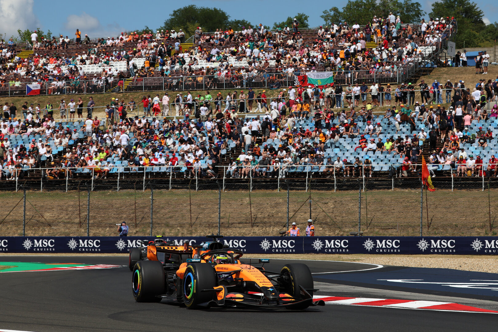 GP UNGHERIA, Leonardo Fornaroli (ITA) McLaren F1 Team MCL40 Reserve Driver.
24.07.2026. Formula 1 World Championship, Rd 11, Hungarian Grand Prix, Budapest, Hungary, Practice Day.
- www.xpbimages.com, EMail: requests@xpbimages.com © Copyright: Rew / XPB Images