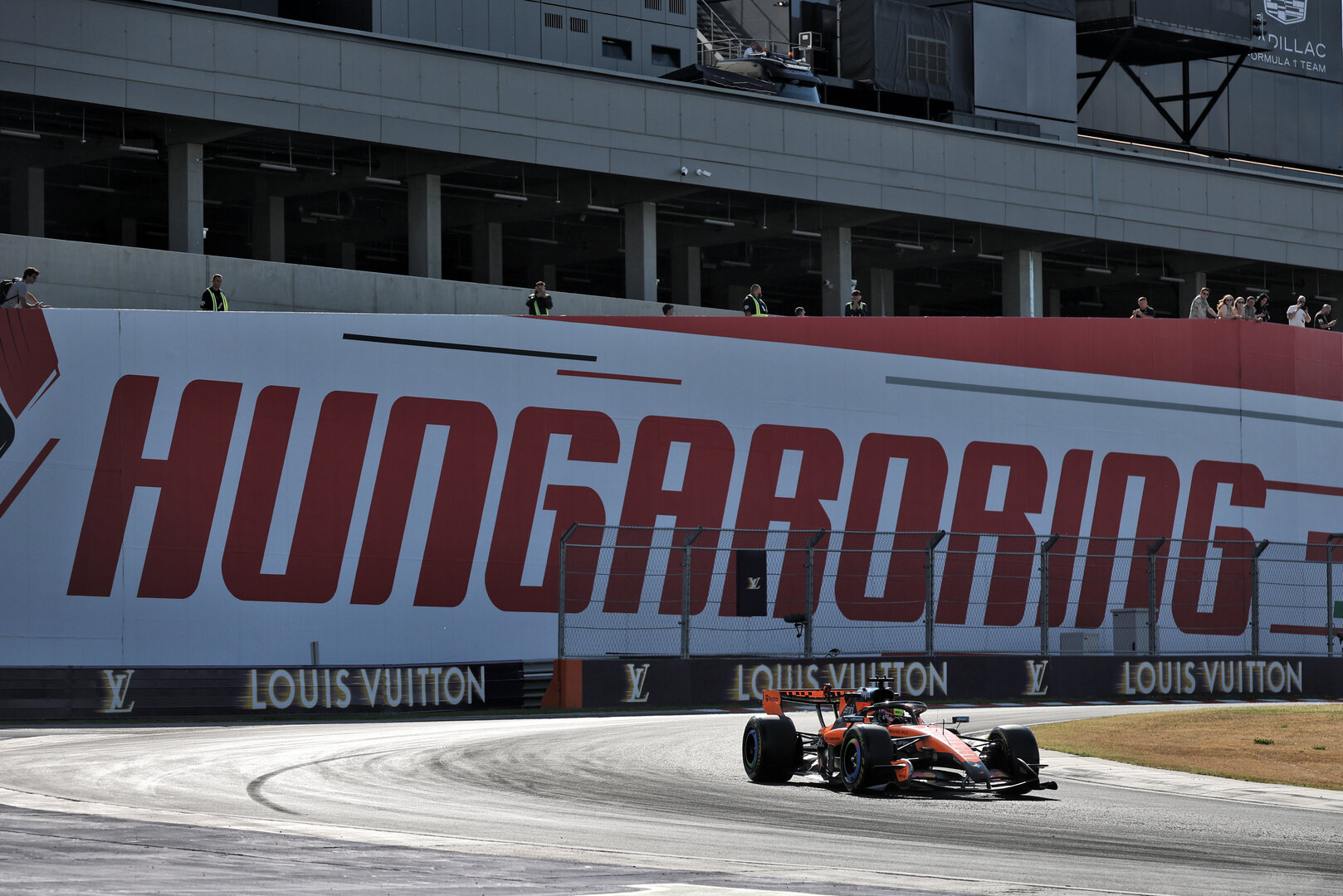 GP UNGHERIA, Oscar Piastri (AUS) McLaren F1 Team MCL40.
24.07.2026. Formula 1 World Championship, Rd 11, Hungarian Grand Prix, Budapest, Hungary, Practice Day.
- www.xpbimages.com, EMail: requests@xpbimages.com © Copyright: Moy / XPB Images