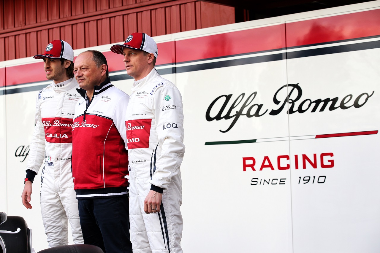 (L to R): Antonio Giovinazzi (ITA) Alfa Romeo Racing with Frederic Vasseur (FRA) Alfa Romeo Racing Team Principal and Kimi Raikkonen (FIN) Alfa Romeo Racing.
18.02.2019.