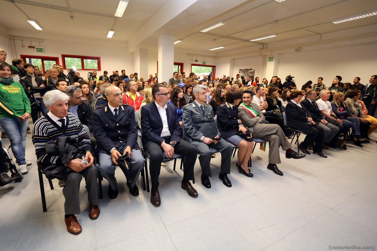 Mass in memory of Roland Ratzenberger and Ayrton Senna celebrated by Priest
Sergio Mantovani, the chaplain of the drivers