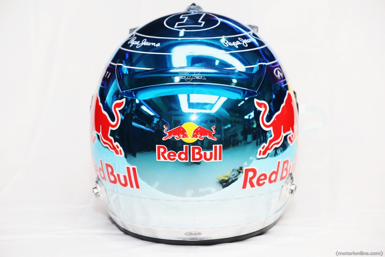 The helmet of Sebastian Vettel (GER) Red Bull Racing.
28.01.2014. Formula One Testing, Day One, Jerez, Spain.