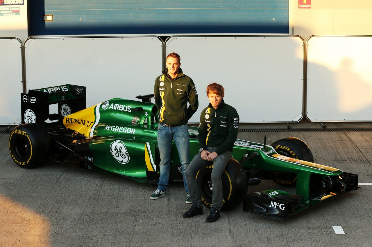 (L to R): Giedo van der Garde (NLD) Caterham F1 Team and team mate Charles Pic (FRA) Caterham unveil the new Caterham CT03.
