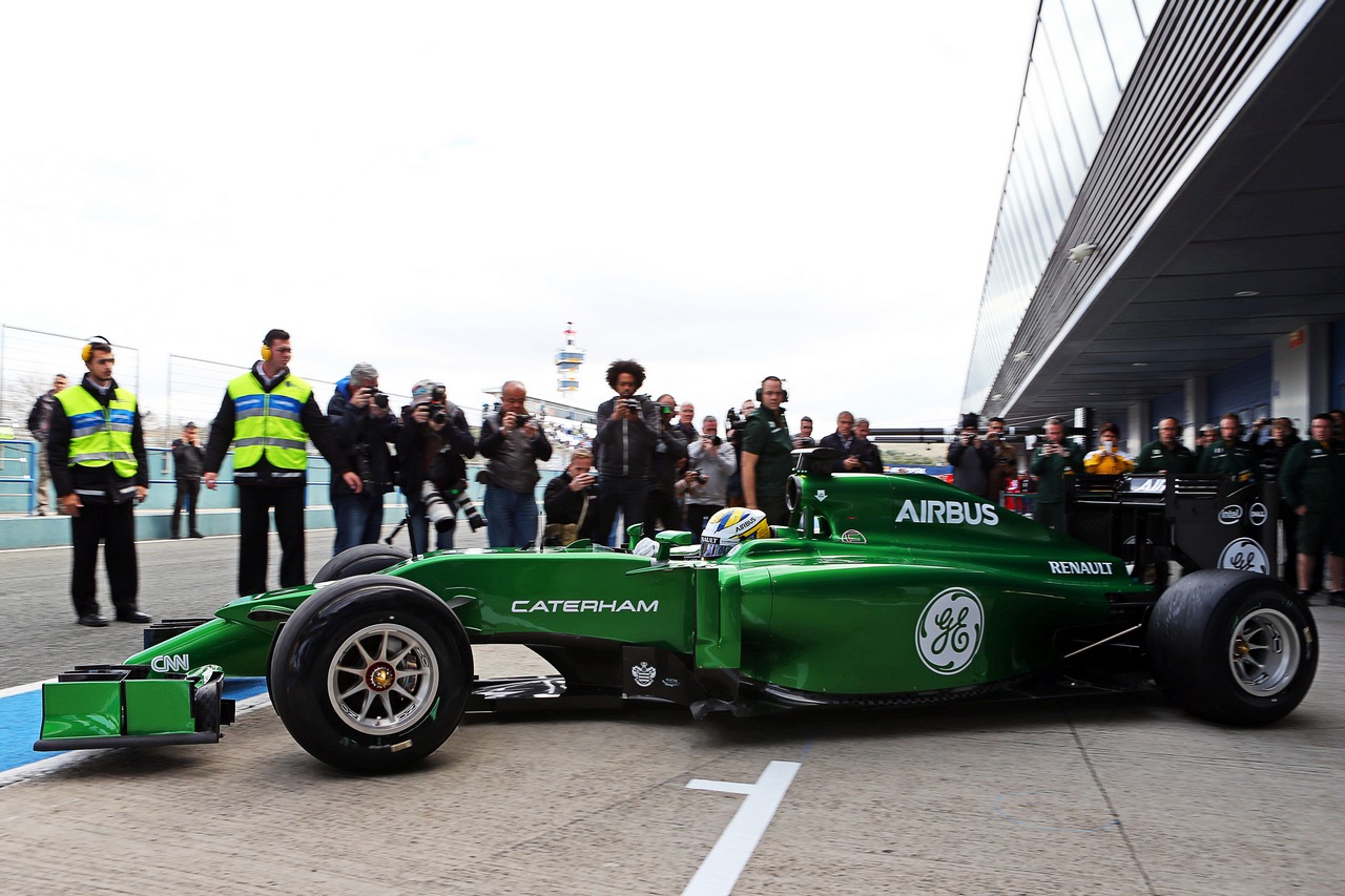 Marcus Ericsson (SWE) Caterham CT04 leaves the pits for the first time.
28.01.2014. Formula One Testing, Day One, Jerez, Spain.