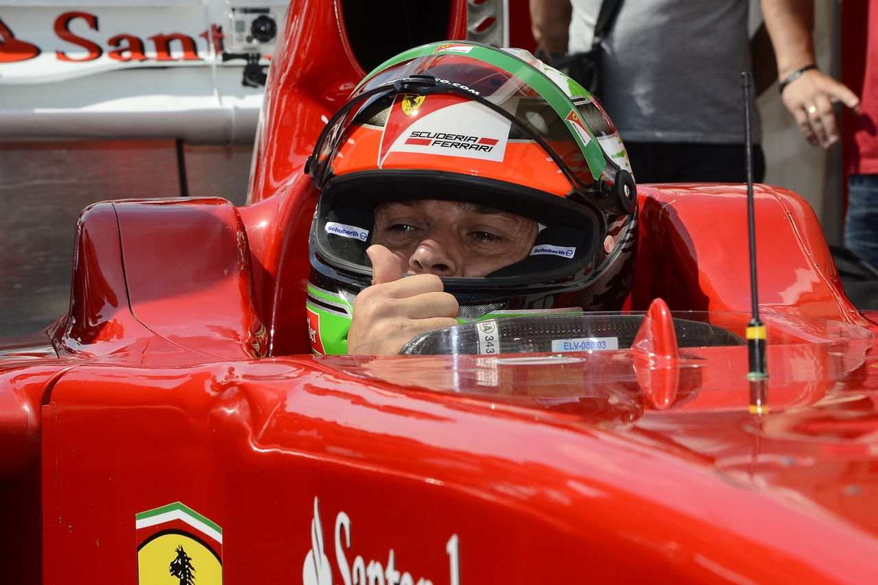 Esibizione-Ferrari-a-Mosca