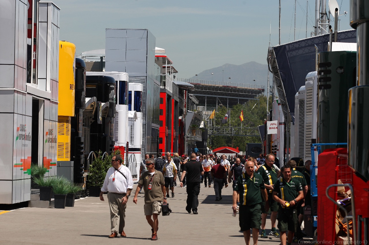 10.05.2012- Paddock