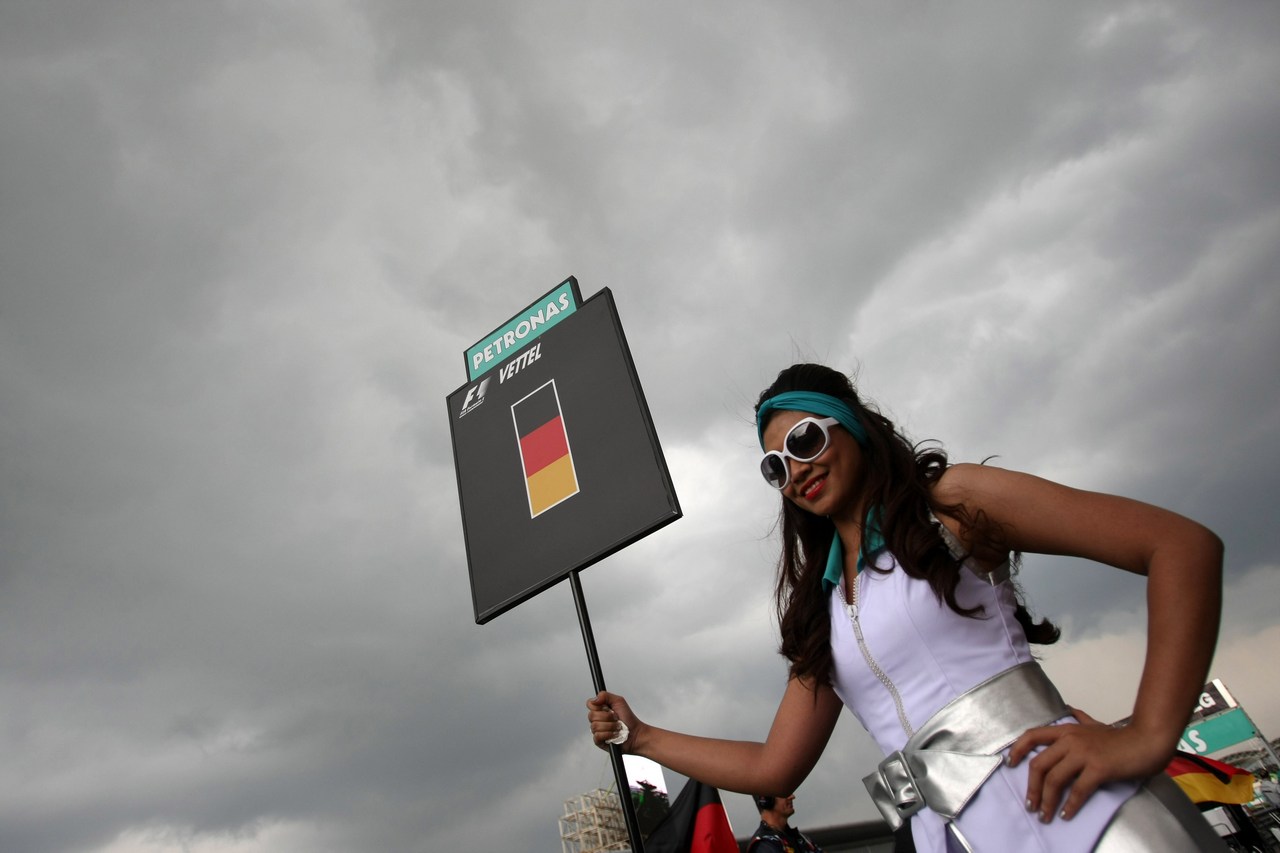 25.03.2012- Race, grid girl