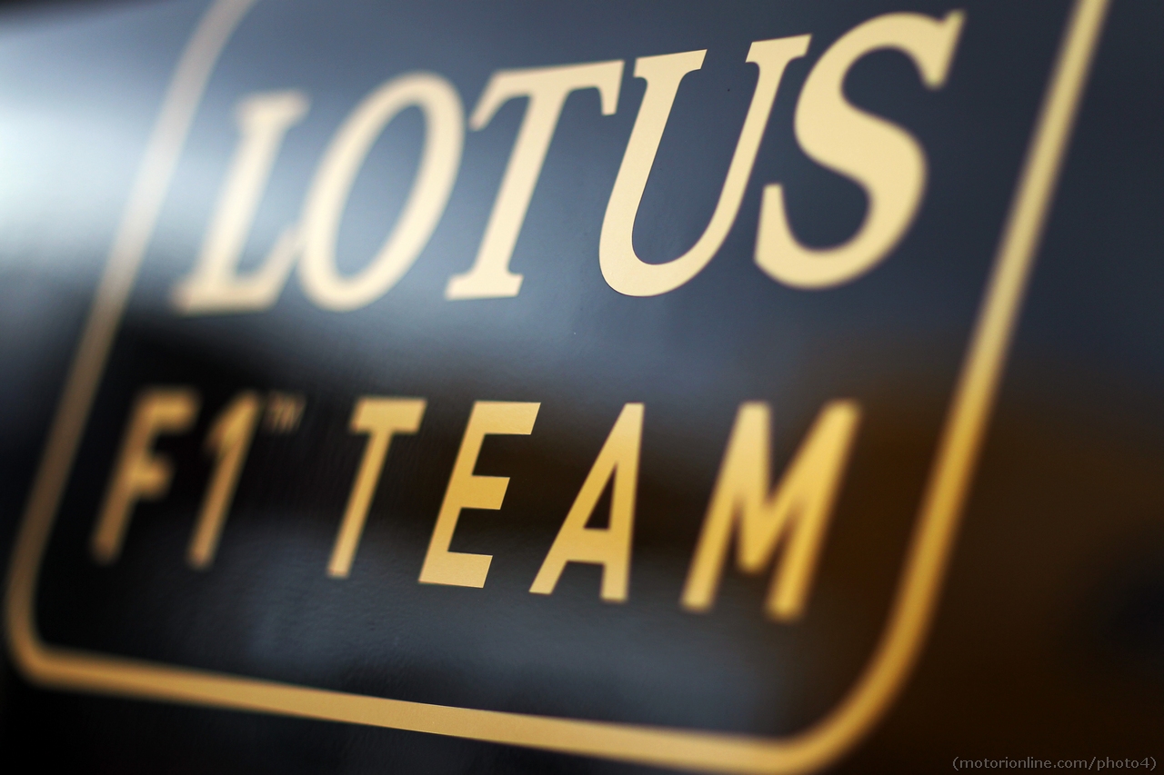 Lotus F1 Team logo.
01.03.2013. 