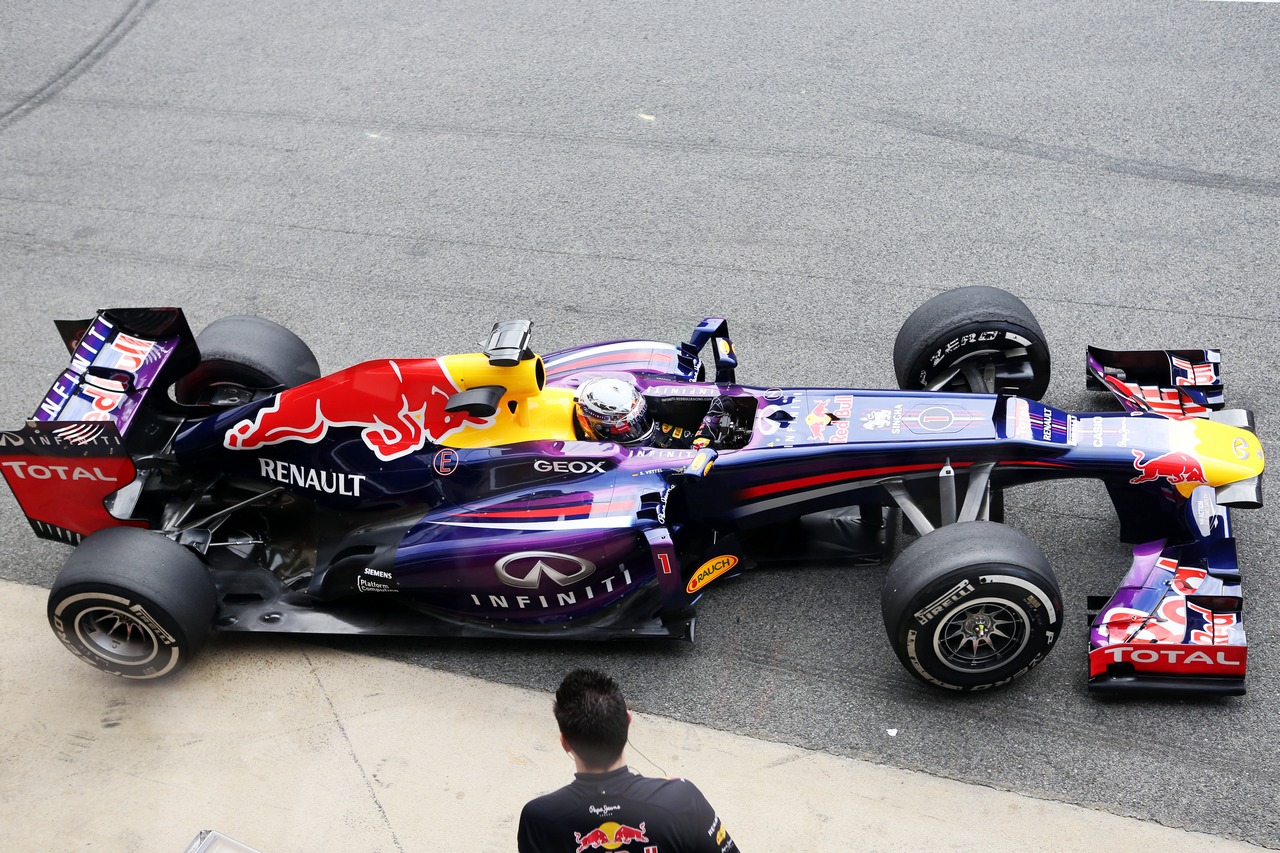 Sebastian Vettel (GER) Red Bull Racing RB9.

