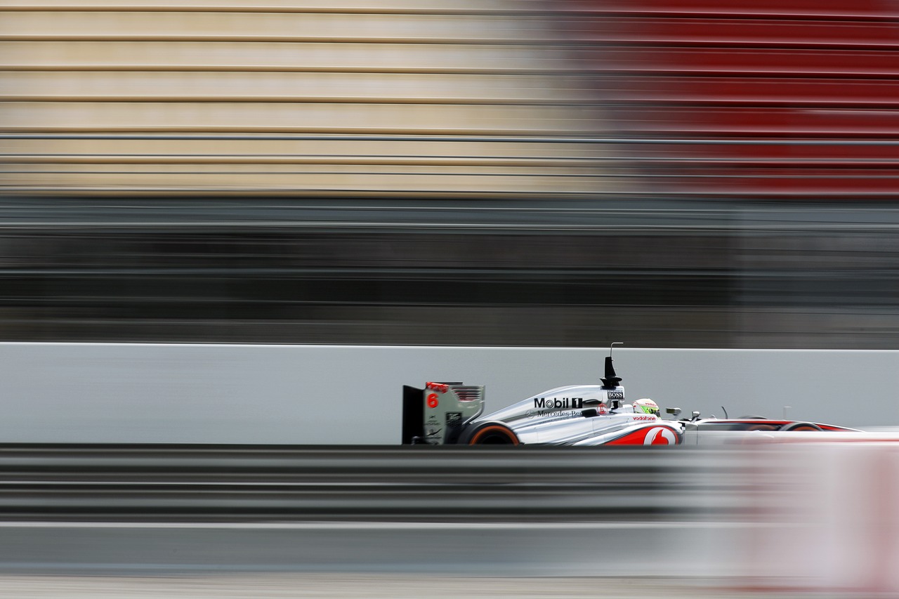 Sergio Perez (MEX) McLaren MP4-28.
