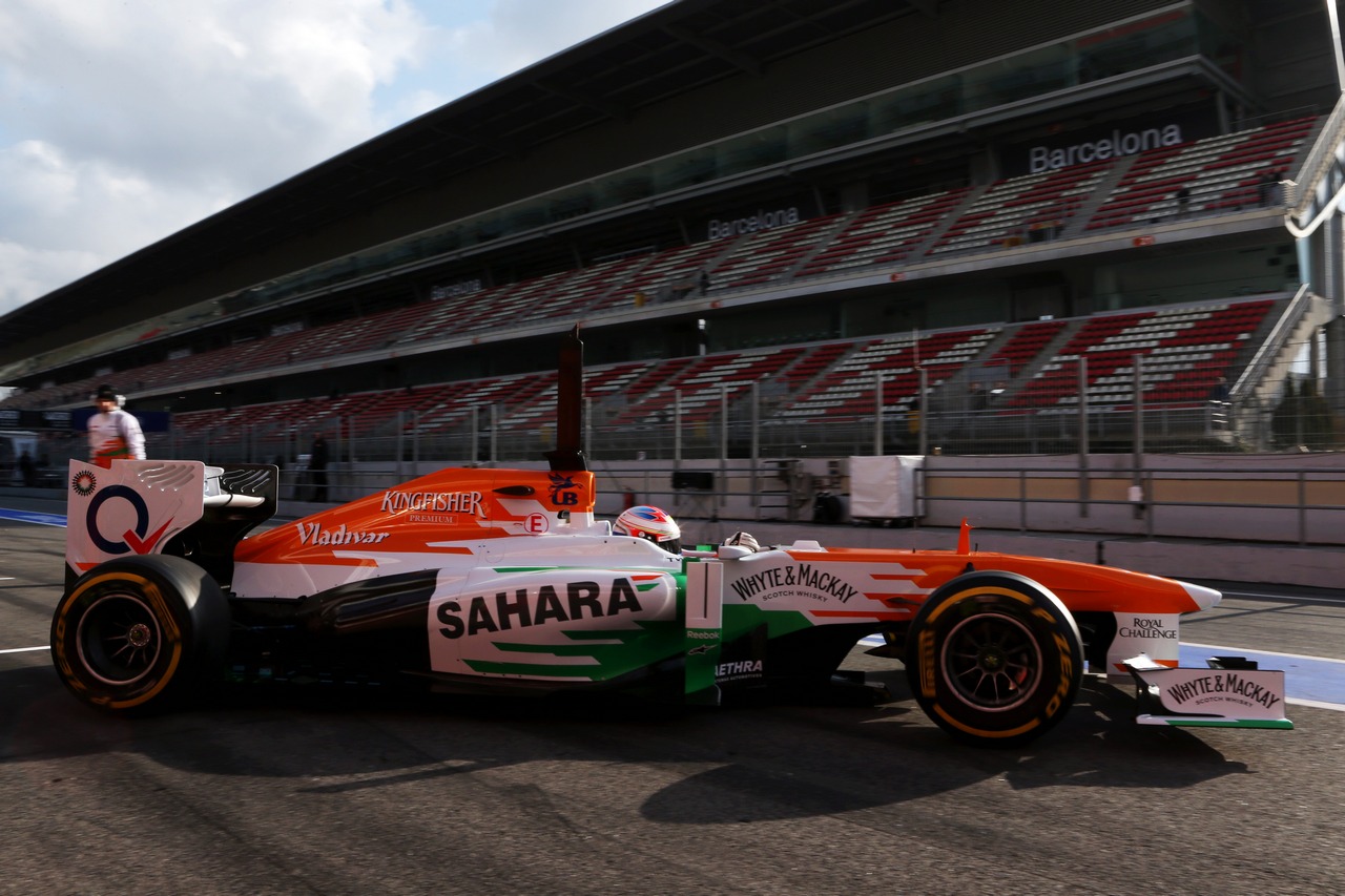 Paul di Resta (GBR) Sahara Force India VJM06 leaves the pits.
