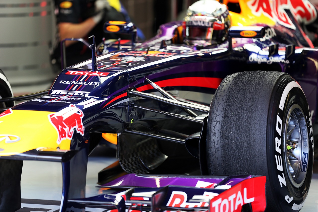 Sebastian Vettel (GER) Red Bull Racing RB9.
