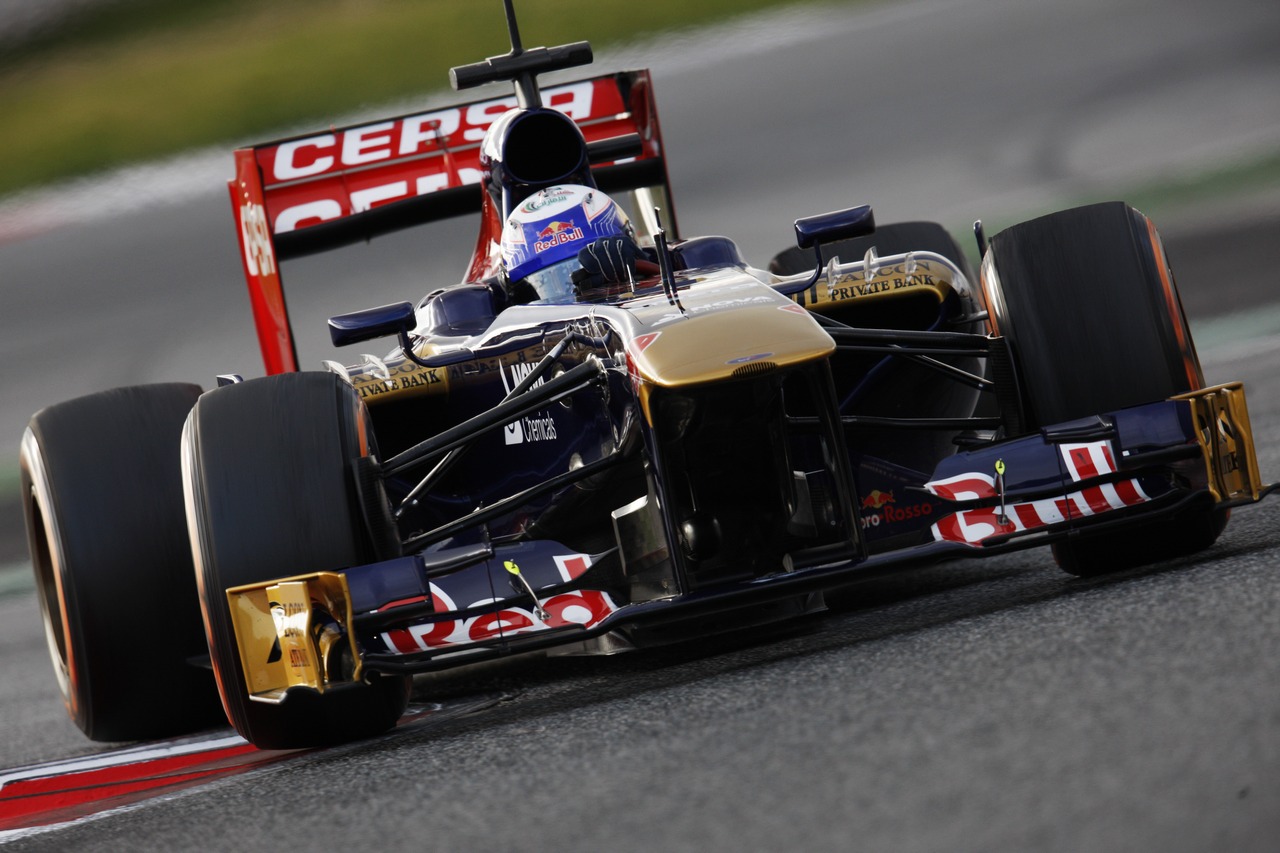 Daniel Ricciardo (AUS) Scuderia Toro Rosso STR8.
