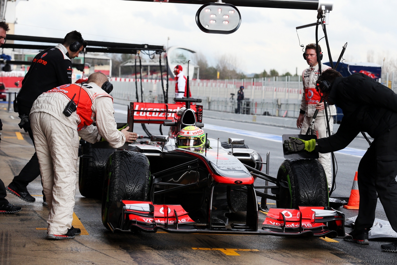 Sergio Perez (MEX) McLaren MP4-28 in the pits.
28.02.2013. 