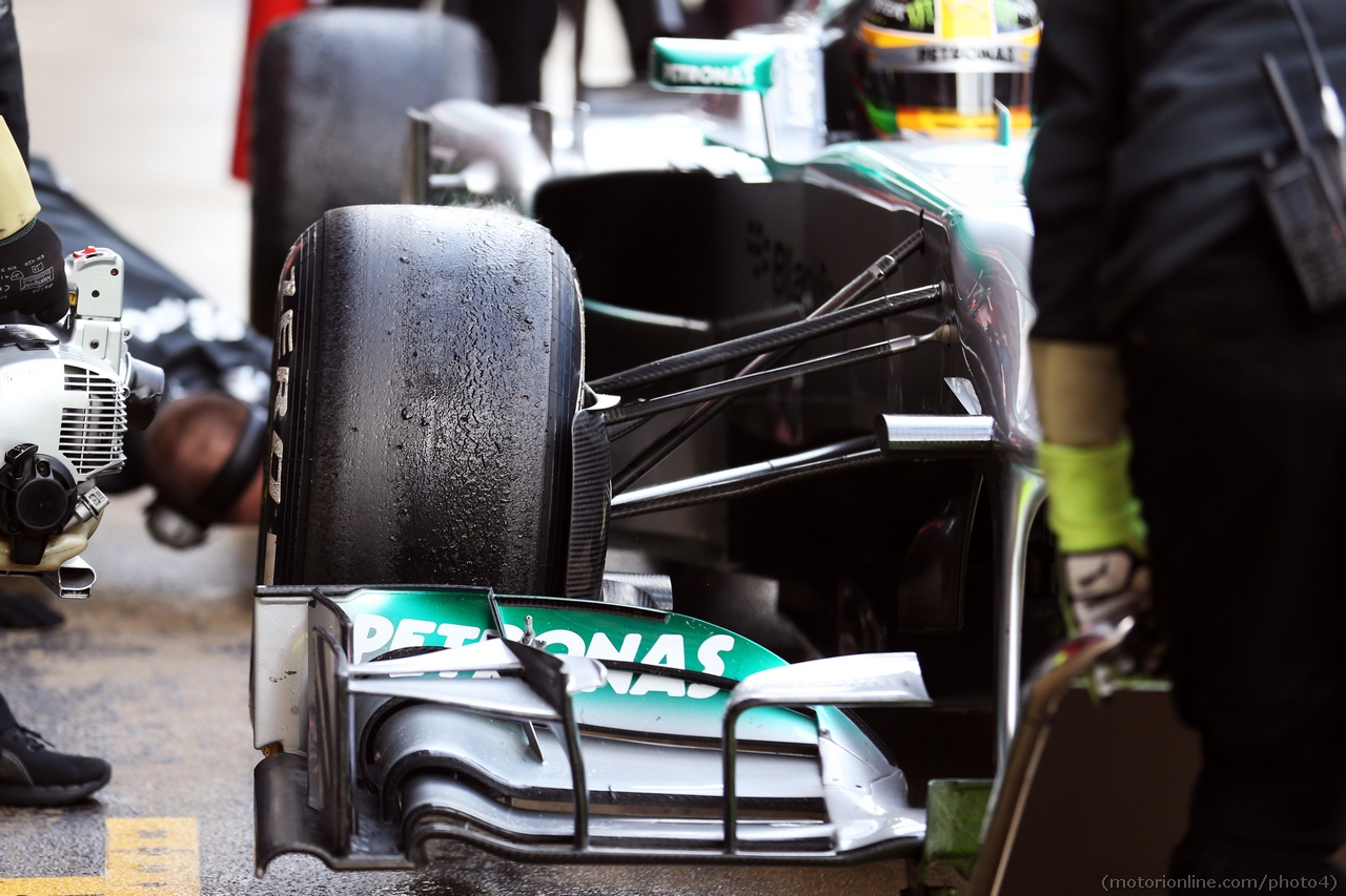 Lewis Hamilton (GBR) Mercedes AMG F1 W04 in the pits.
28.02.2013. 