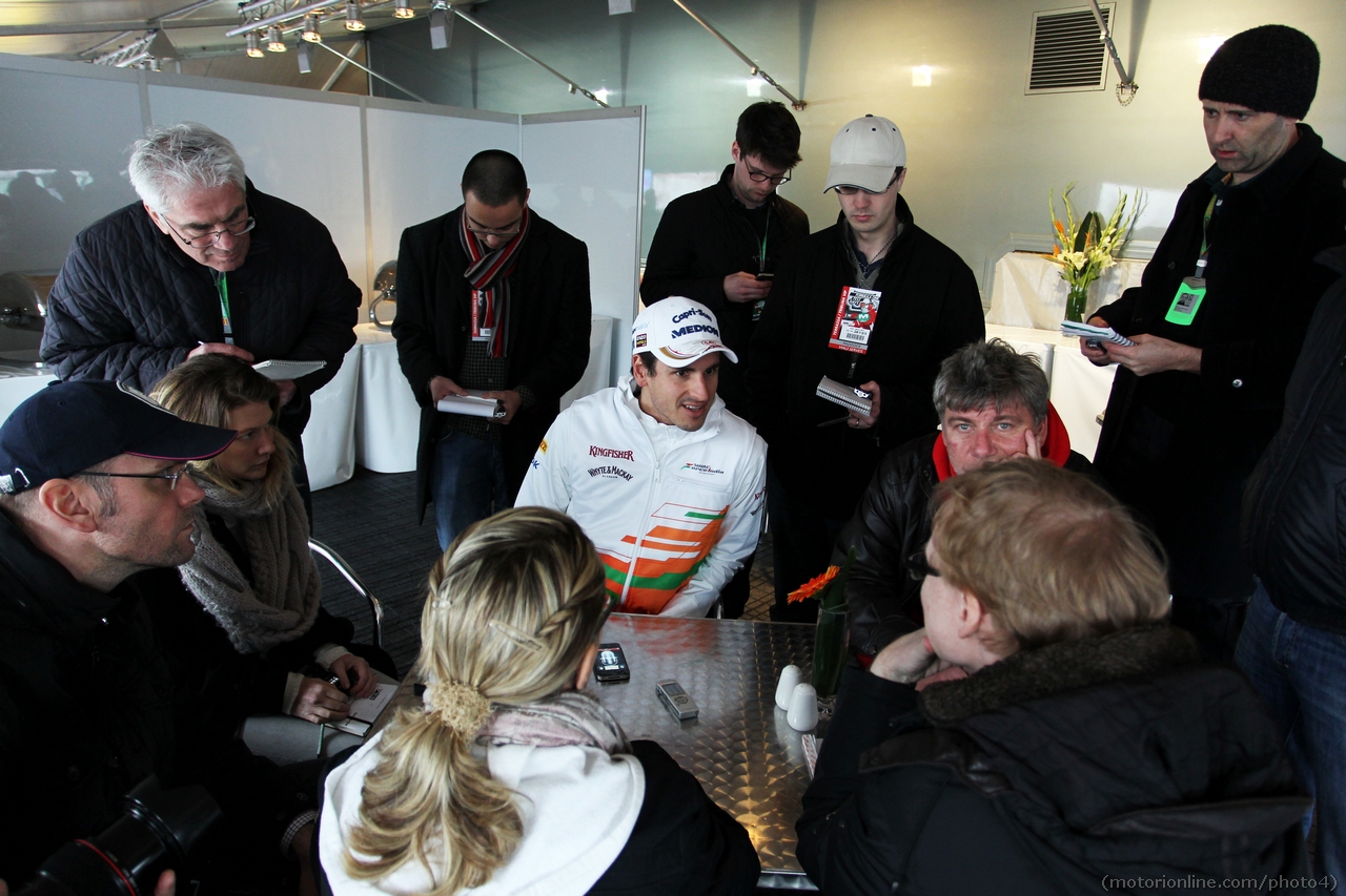 Adrian Sutil (GER) Sahara Force India F1 with the media.
28.02.2013.