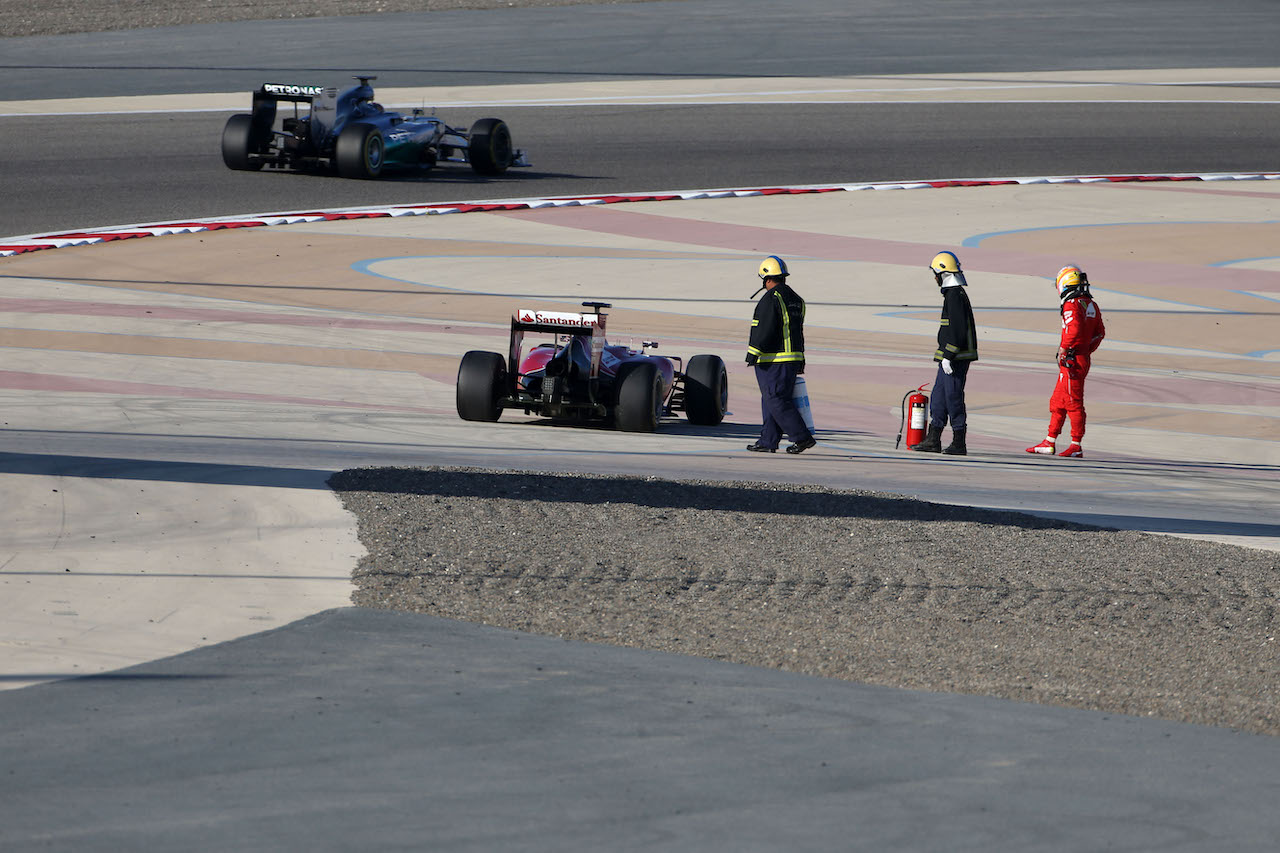 Fernando Alonso (ESP), Scuderia Ferrari stops on track
02.03.2014. Formula One Testing, Bahrain Test Two, Day Four, Sakhir, Bahrain.
- www.xpbimages.com, EMail: requests@xpbimages.com - copy of publication required for printed pictures. Every used picture is fee-liable. © Copyright: Charniaux / XPB Images