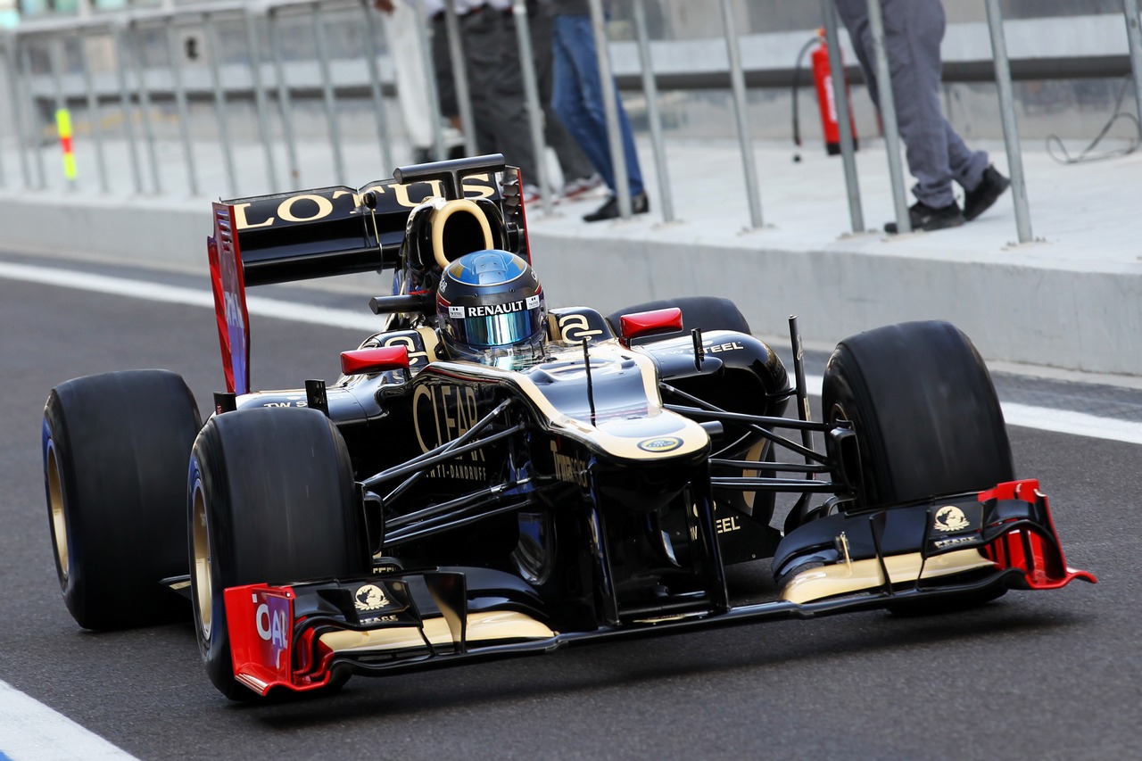 Nicolas Prost (FRA) Lotus F1 E20 Test Driver.
06.11.2012. Formula 1 Young Drivers Test, Day 1, Yas Marina Circuit, Abu Dhabi, UAE.

