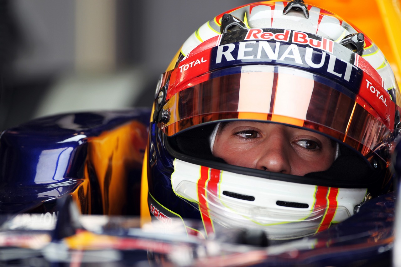 Antonio Felix da Costa (POR) Red Bull Racing RB8 Test Driver.
06.11.2012. Formula 1 Young Drivers Test, Day 1, Yas Marina Circuit, Abu Dhabi, UAE.
