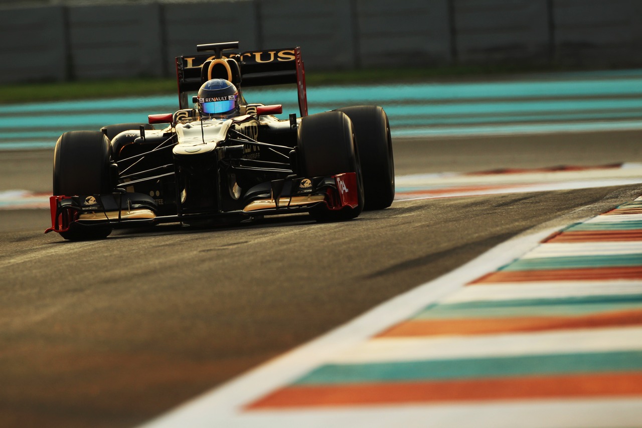 Nicolas Prost (FRA) Lotus F1 E20 Test Driver.
06.11.2012. Formula 1 Young Drivers Test, Day 1, Yas Marina Circuit, Abu Dhabi, UAE.
