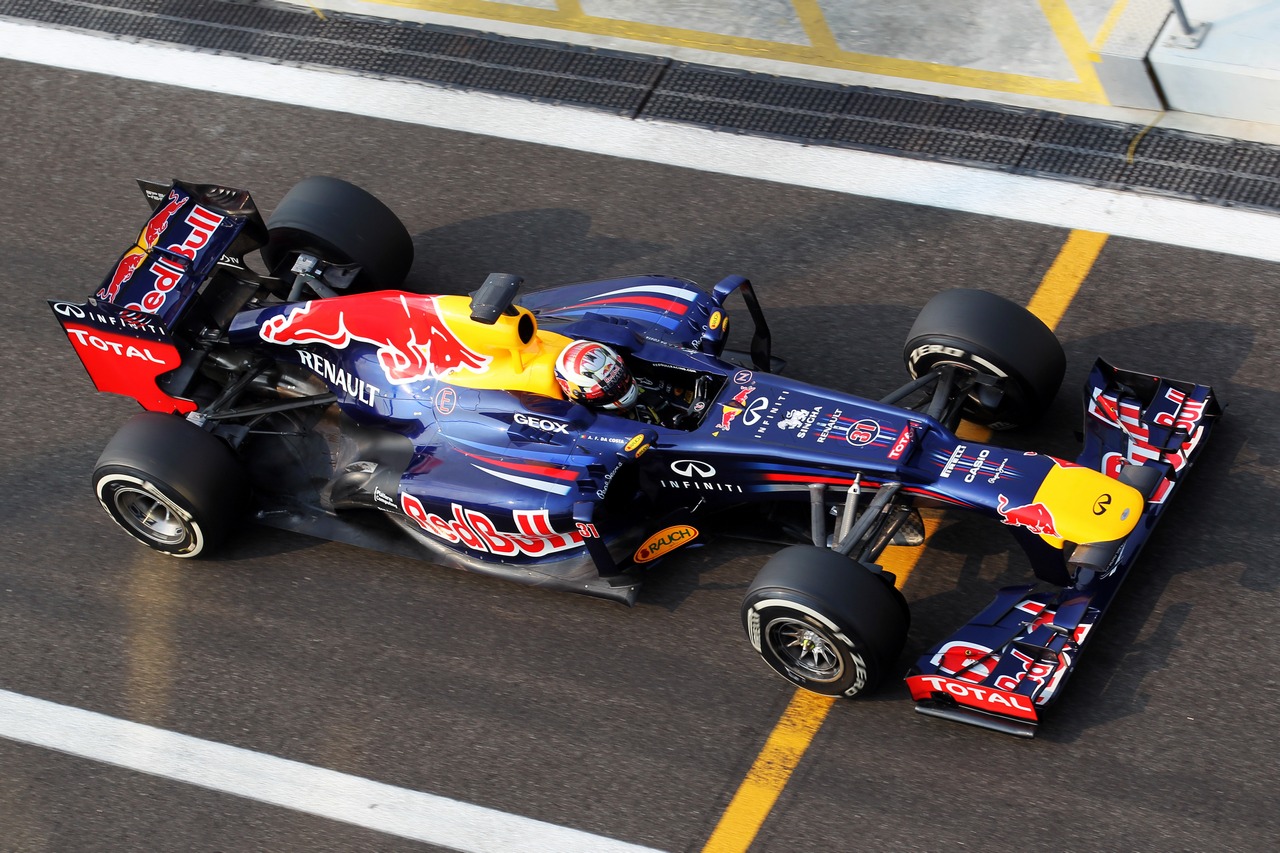 Antonio Felix da Costa (POR) Red Bull Racing RB8 Test Driver.
06.11.2012. Formula 1 Young Drivers Test, Day 1, Yas Marina Circuit, Abu Dhabi, UAE.
