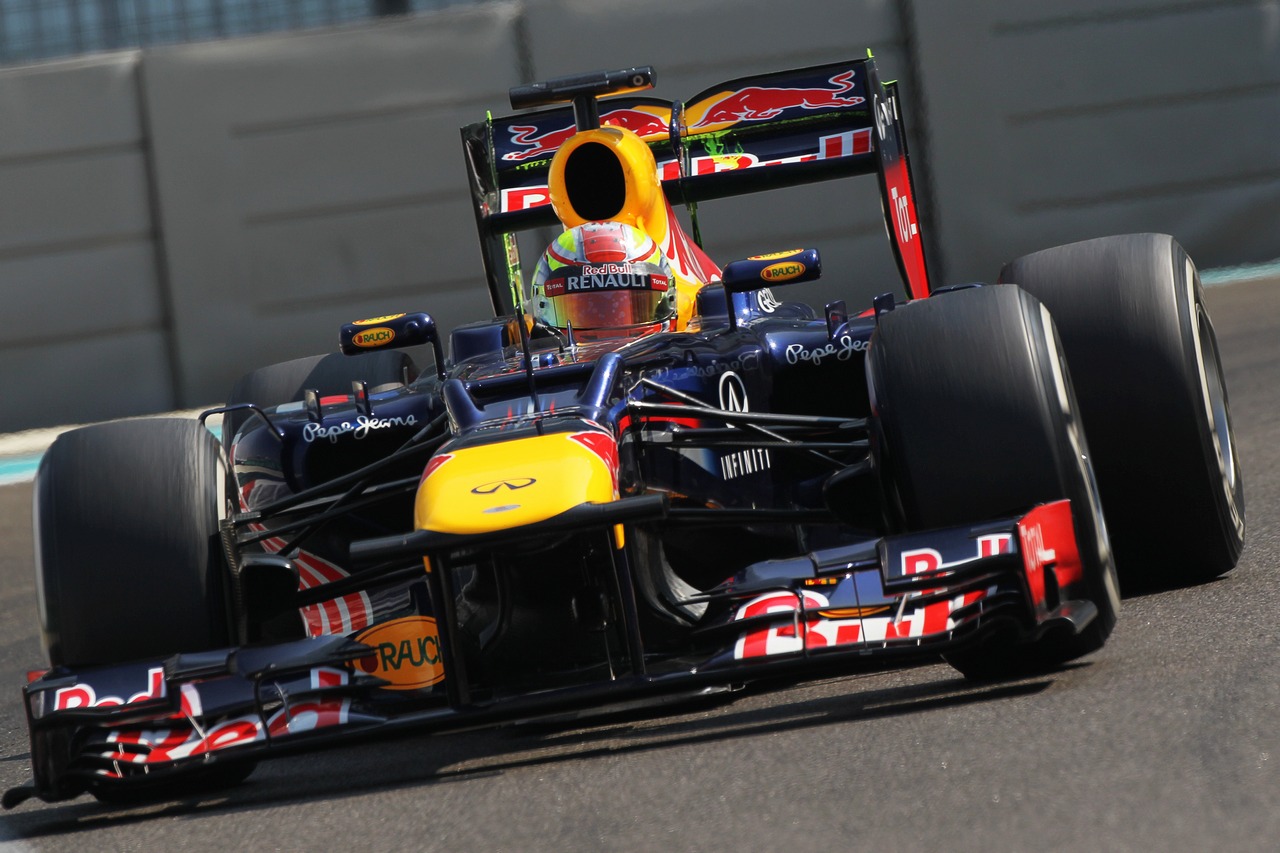 Robin Frijins (NDL) Red Bull Racing RB8 Test Driver.
08.11.2012. Formula 1 Young Drivers Test, Day 3, Yas Marina Circuit, Abu Dhabi, UAE.
