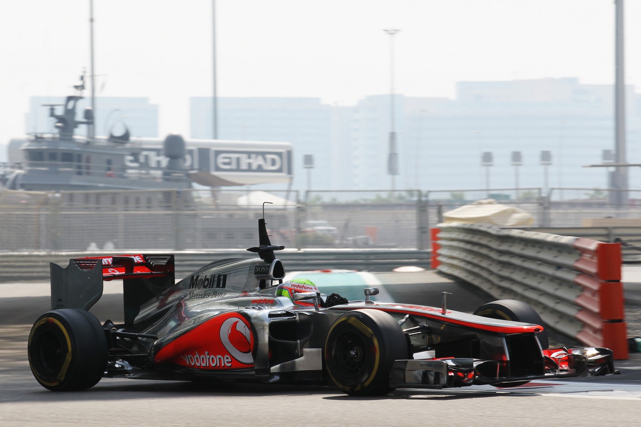 Oliver Turvey (GBR) McLaren McLaren MP4/27 Test Driver.
08.11.2012. Formula 1 Young Drivers Test, Day 3, Yas Marina Circuit, Abu Dhabi, UAE.
