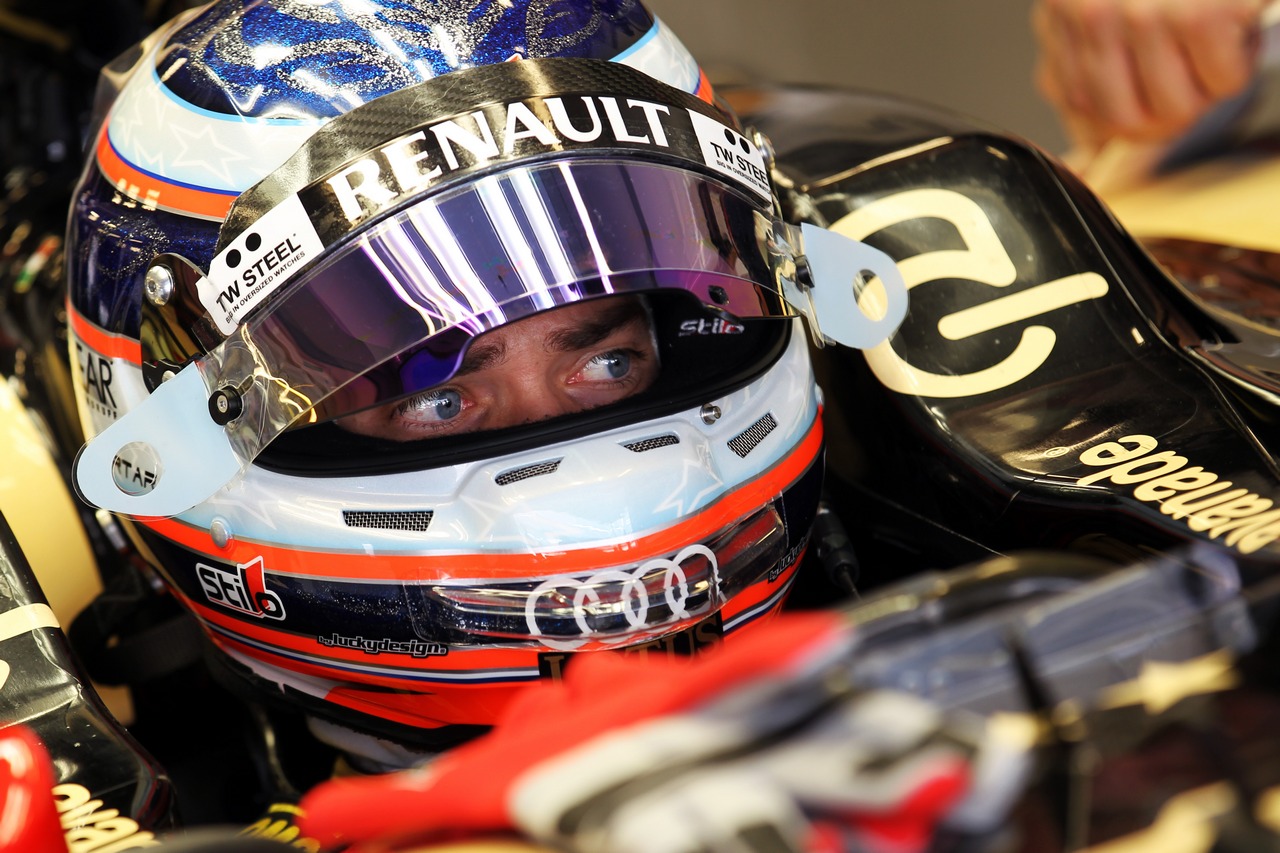 Edoardo Mortara (ITA) Lotus F1 E20 Test Driver.
07.11.2012. Formula 1 Young Drivers Test, Day 2, Yas Marina Circuit, Abu Dhabi, UAE.
