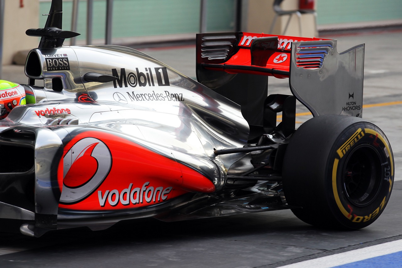 Oliver Turvey (GBR) McLaren McLaren MP4/27 Test Driver rear suspension and exhaust detail.
07.11.2012. Formula 1 Young Drivers Test, Day 2, Yas Marina Circuit, Abu Dhabi, UAE.
