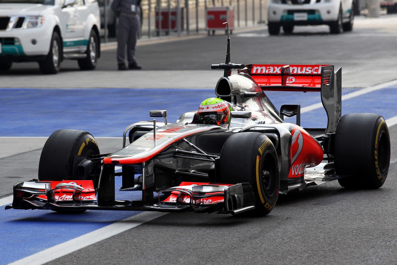 Oliver Turvey (GBR) McLaren McLaren MP4/27 Test Driver.
07.11.2012. Formula 1 Young Drivers Test, Day 2, Yas Marina Circuit, Abu Dhabi, UAE.
