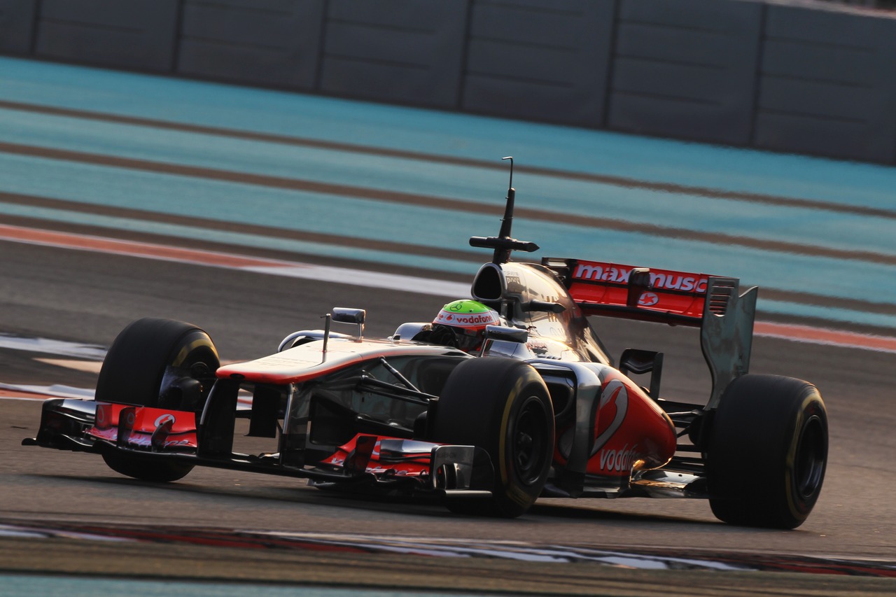 Oliver Turvey (GBR) McLaren McLaren MP4/27 Test Driver.
07.11.2012. Formula 1 Young Drivers Test, Day 2, Yas Marina Circuit, Abu Dhabi, UAE.
