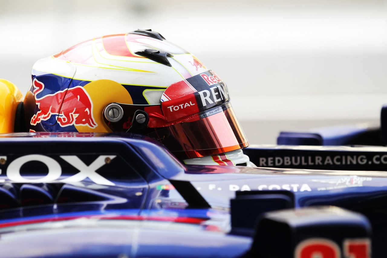 Antonio Felix da Costa (POR) Red Bull Racing RB8 Test Driver.
06.11.2012. Formula 1 Young Drivers Test, Day 1, Yas Marina Circuit, Abu Dhabi, UAE.
