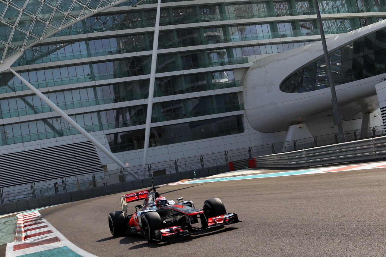 Kevin Magnussen (DEN) McLaren MP4/27 Test Driver.
06.11.2012. Formula 1 Young Drivers Test, Day 1, Yas Marina Circuit, Abu Dhabi, UAE.
