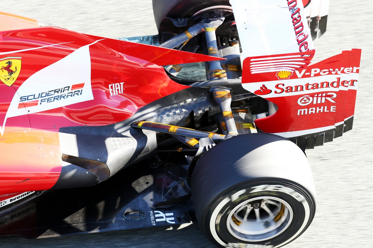 Ferrari F138 rear suspension and exhaust running temperature sensors.
07.02.2013. 