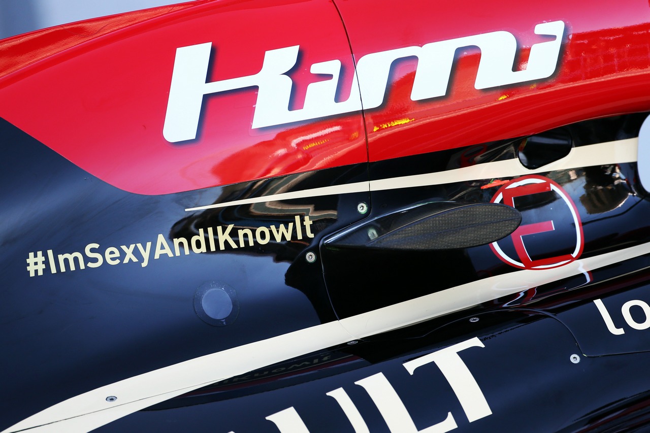 Kimi Raikkonen (FIN) Lotus F1 E21 running with the hashtag #ImSexyAndIKnowIt.
07.02.2013. 