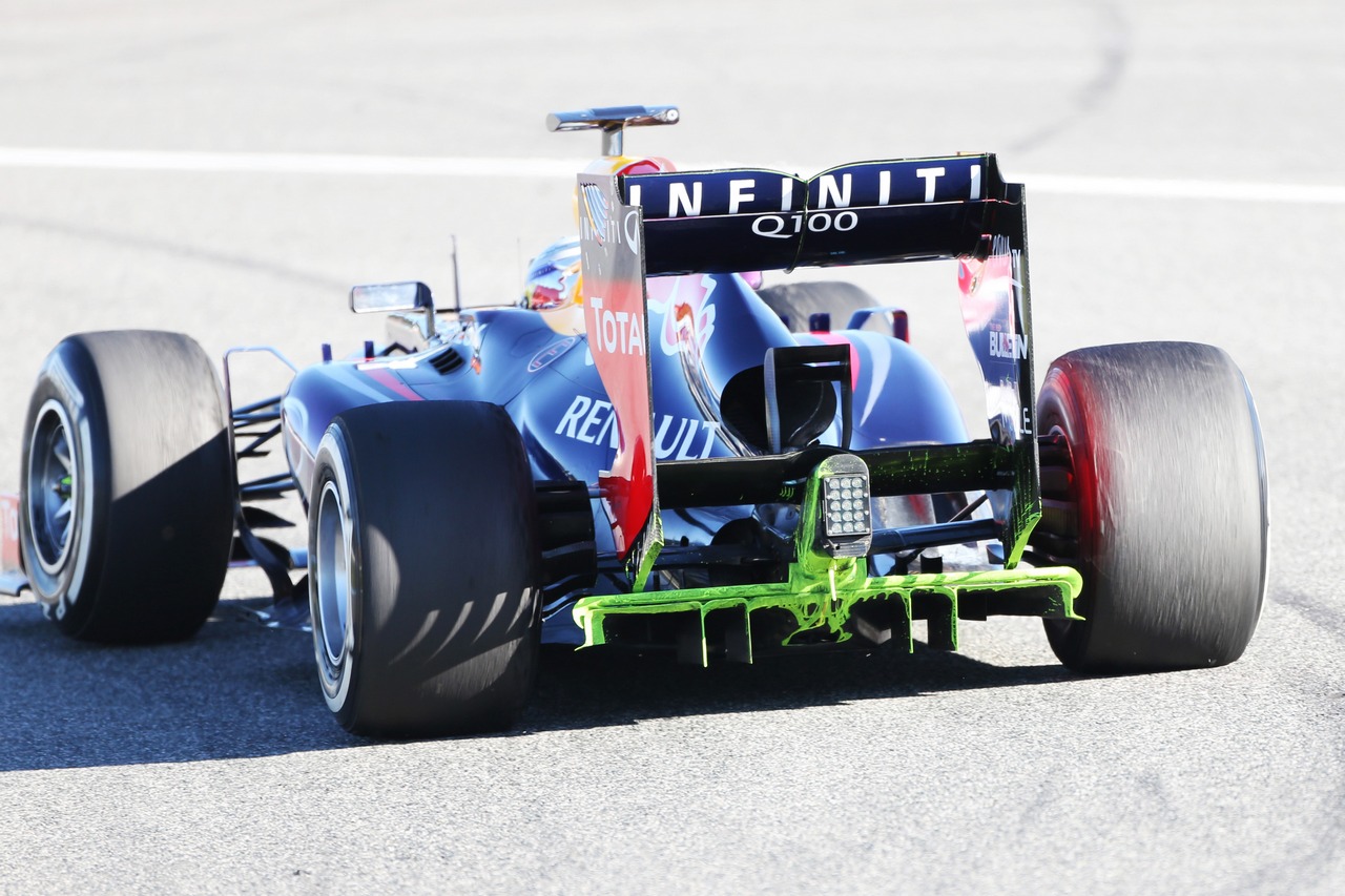 Sebastian Vettel (GER) Red Bull Racing RB9 running flow-vis paint.
07.02.2013. 