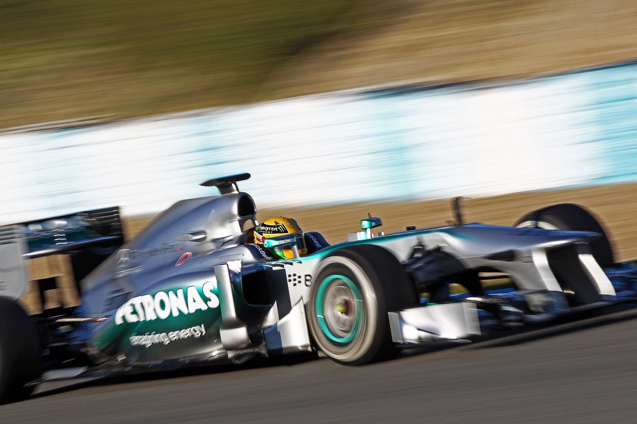 Lewis Hamilton (GBR) Mercedes AMG F1 W04.
08.02.2013. 