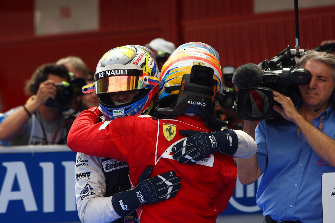13.05.2012- Race, Pastor Maldonado (VEN) Williams F1 Team FW34 race winner and Fernando Alonso (ESP) Scuderia Ferrari F2012 2nd position 