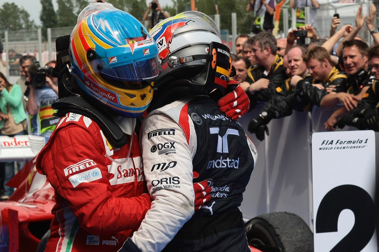 13.05.2012- Race, 2nd position Fernando Alonso (ESP) Scuderia Ferrari F2012 and Pastor Maldonado (VEN) Williams F1 Team FW34 race winner 