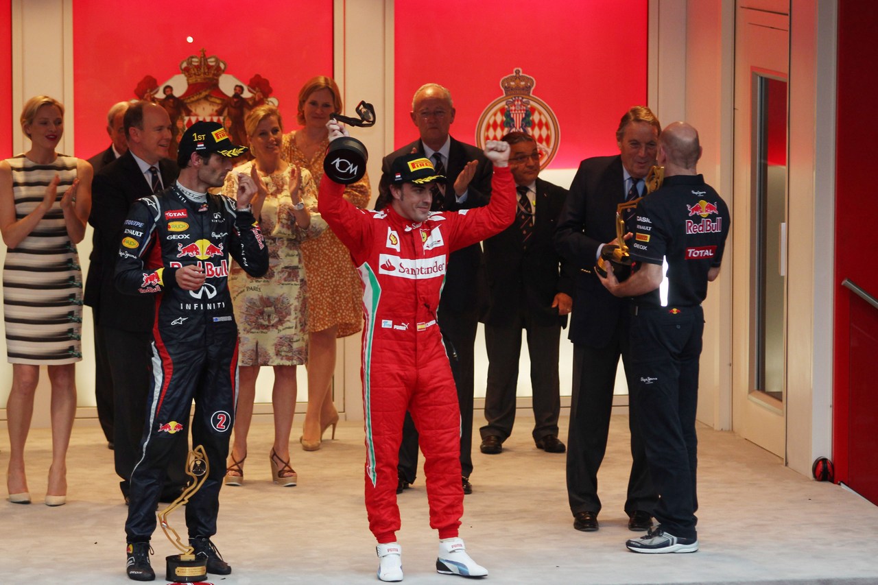 27.05.2012- Race, Mark Webber (AUS) Red Bull Racing RB8 race winner and 3rd position Fernando Alonso (ESP) Scuderia Ferrari F2012 