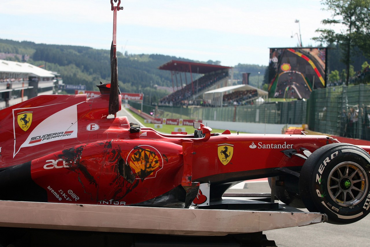 02.09.2012- Race, Start of the race, Crash, Fernando Alonso (ESP) Scuderia Ferrari F2012 