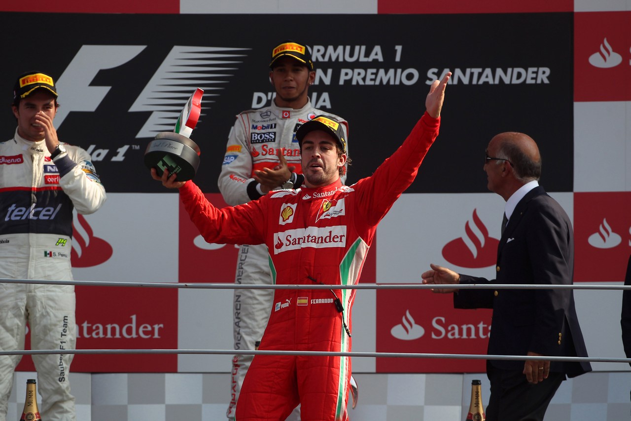 09.09.2012- Race,  2nd position Sergio Pérez (MEX) Sauber F1 Team C31, Lewis Hamilton (GBR) McLaren Mercedes MP4-27 pole position and 3rd position Fernando Alonso (ESP) Scuderia Ferrari F2012
