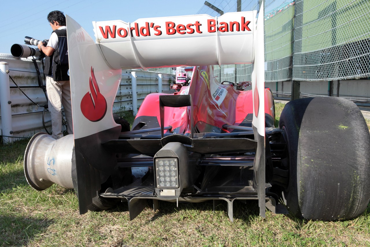 07.10.2012- Race, Crash, Fernando Alonso (ESP) Scuderia Ferrari F2012