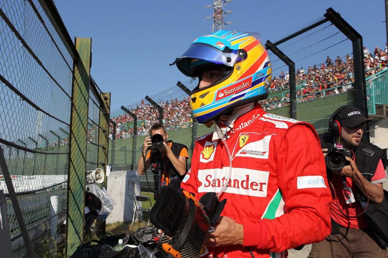 07.10.2012- Race, Fernando Alonso (ESP) Scuderia Ferrari F2012 retires from the race