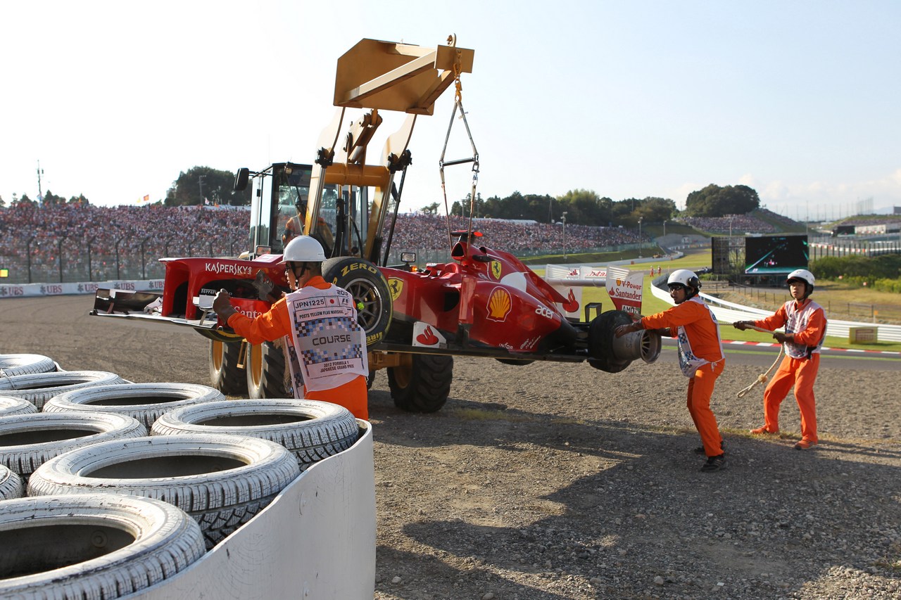 07.10.2012- Race, Crash, Fernando Alonso (ESP) Scuderia Ferrari F2012 