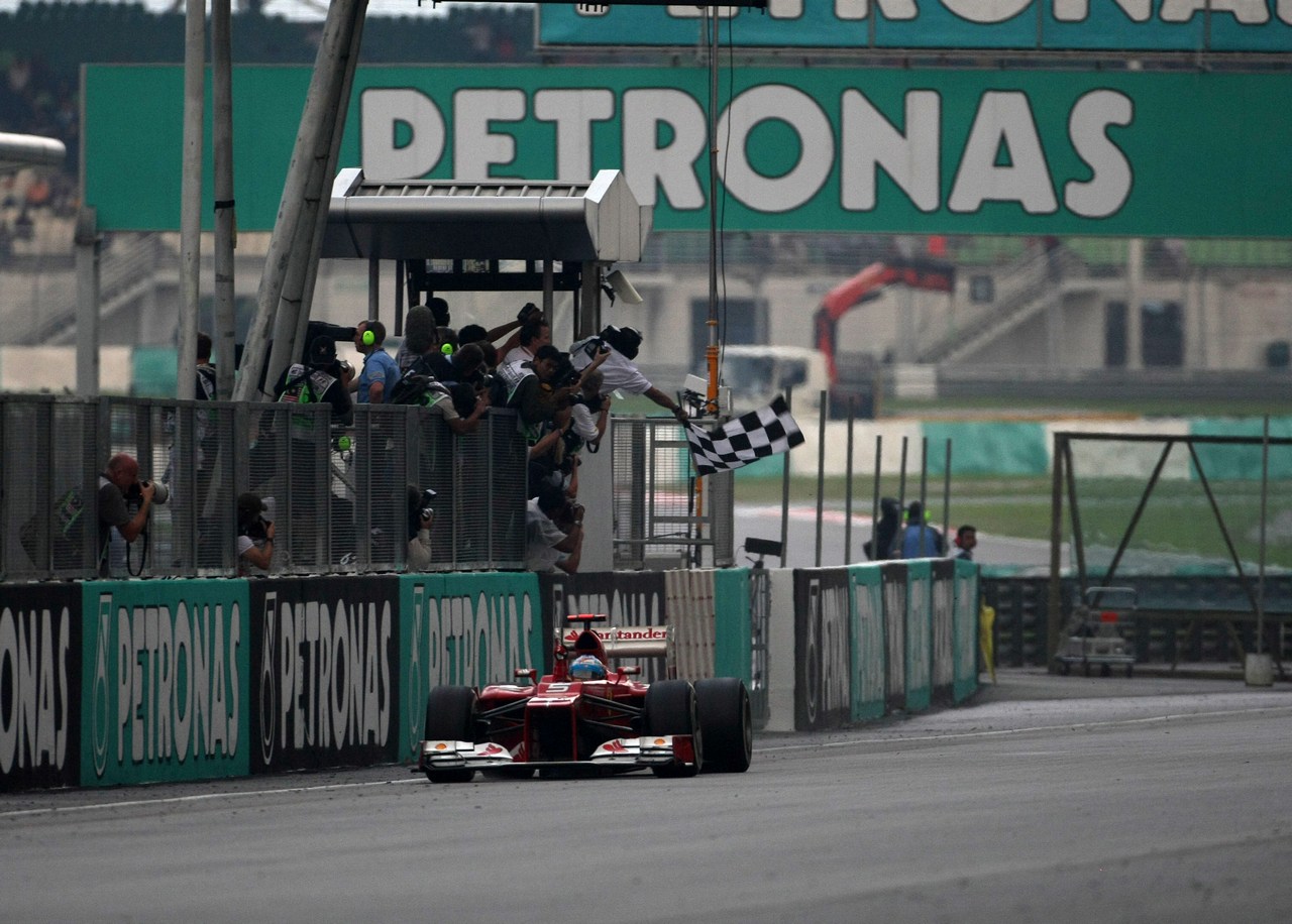 25.03.2012- Race, Fernando Alonso (ESP) Scuderia Ferrari F2012 race winner 