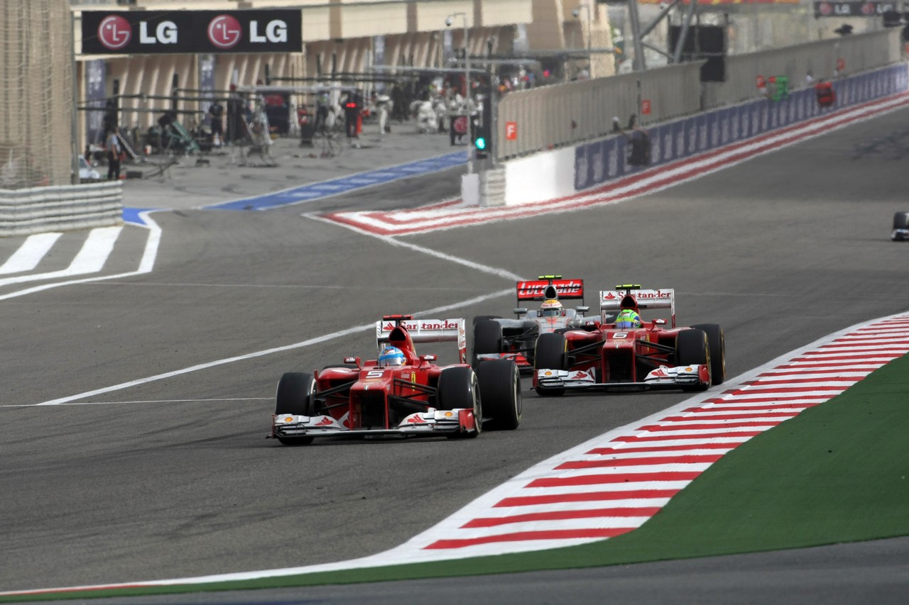 22.04.2012- Race, Fernando Alonso (ESP) Scuderia Ferrari F2012 leads Felipe Massa (BRA) Scuderia Ferrari F2012 and Lewis Hamilton (GBR) McLaren Mercedes MP4-27 